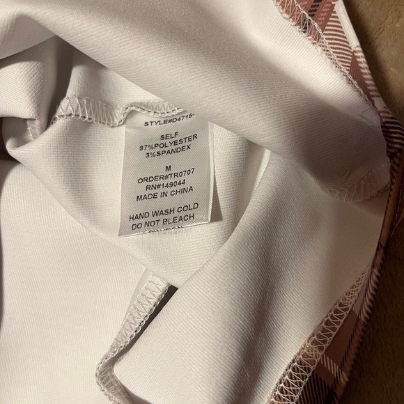 Bought at a boutique never worn size M - Picture 3 of 3